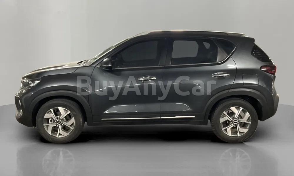 Vehicle photo 4