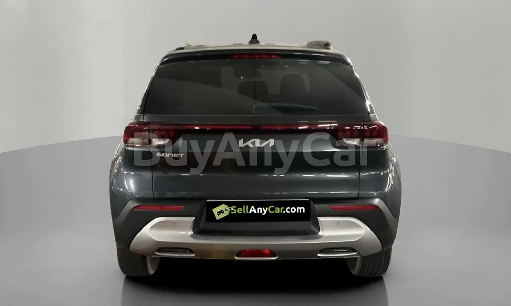 Vehicle photo 2