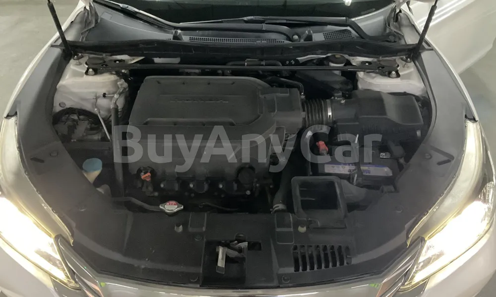 Vehicle photo 6