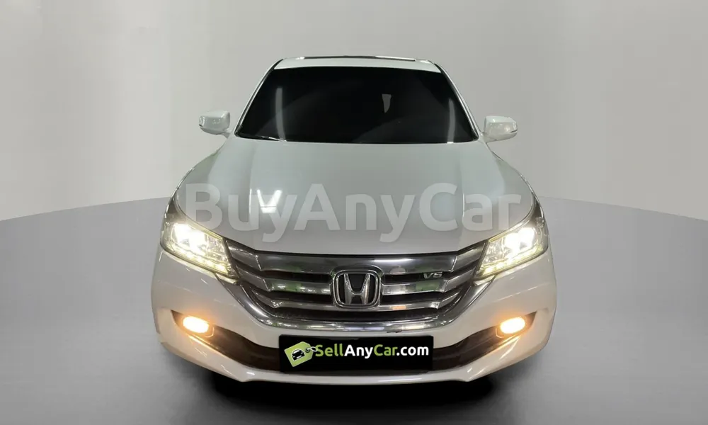 Vehicle photo 1