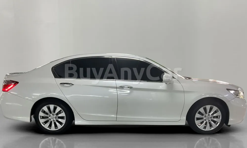 Vehicle photo 3