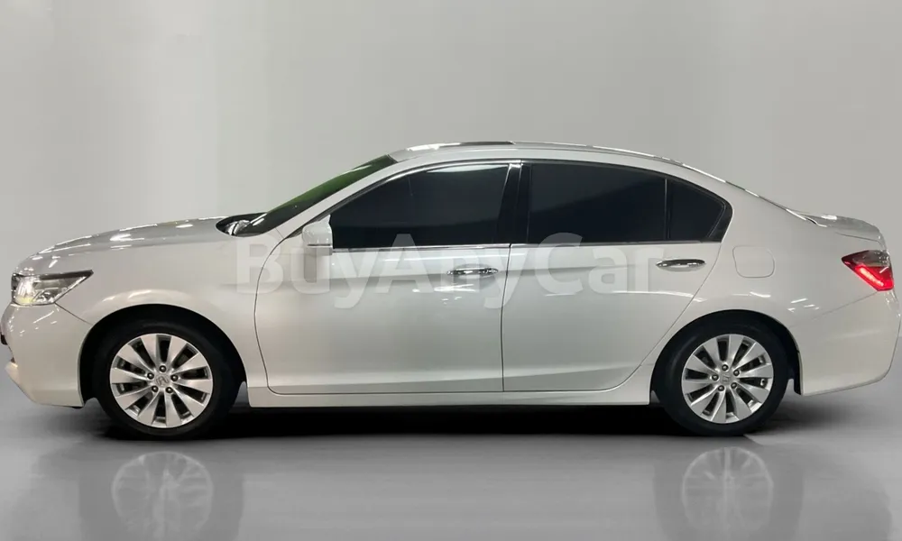 Vehicle photo 4