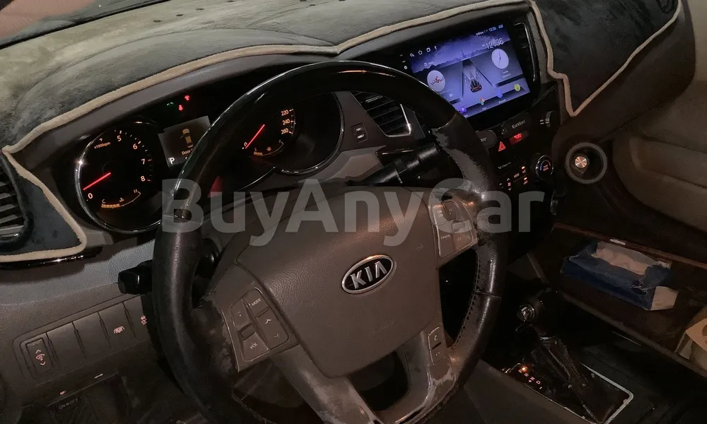 Vehicle photo 9