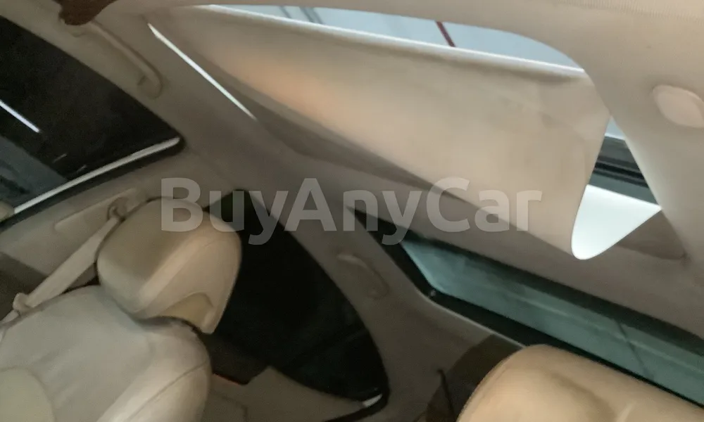 Vehicle photo 8