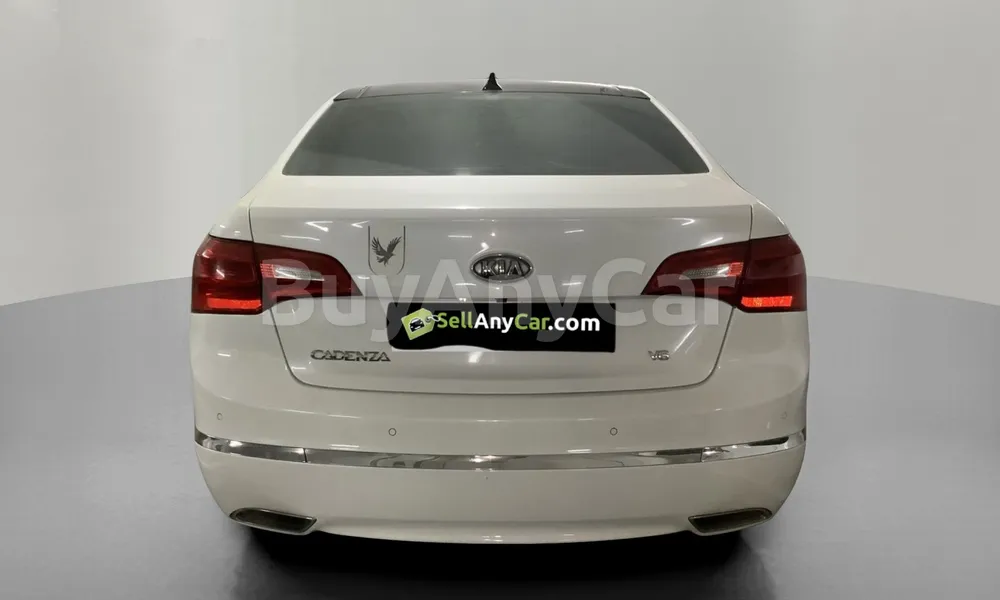 Vehicle photo 2