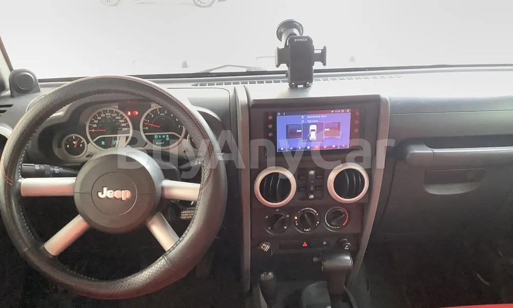 Vehicle photo 7