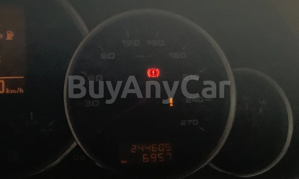 Vehicle photo 7