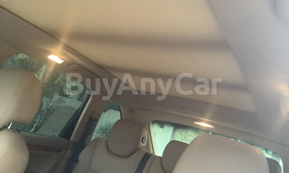 Vehicle photo 8