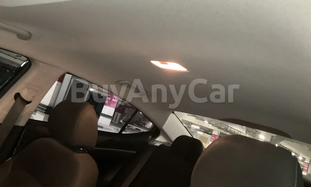 Vehicle photo 8