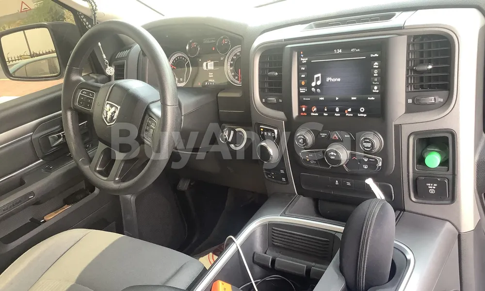 Vehicle photo 8