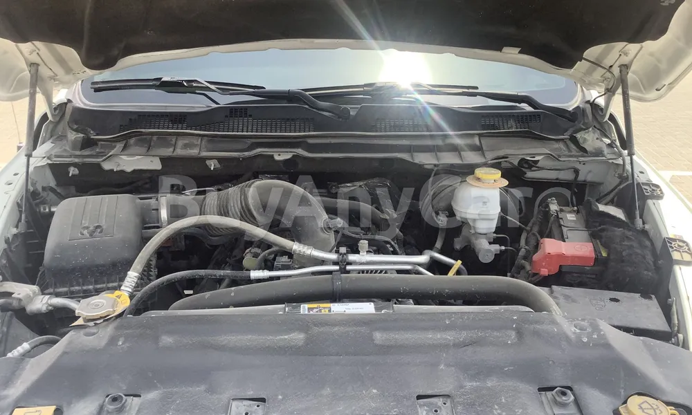 Vehicle photo 6