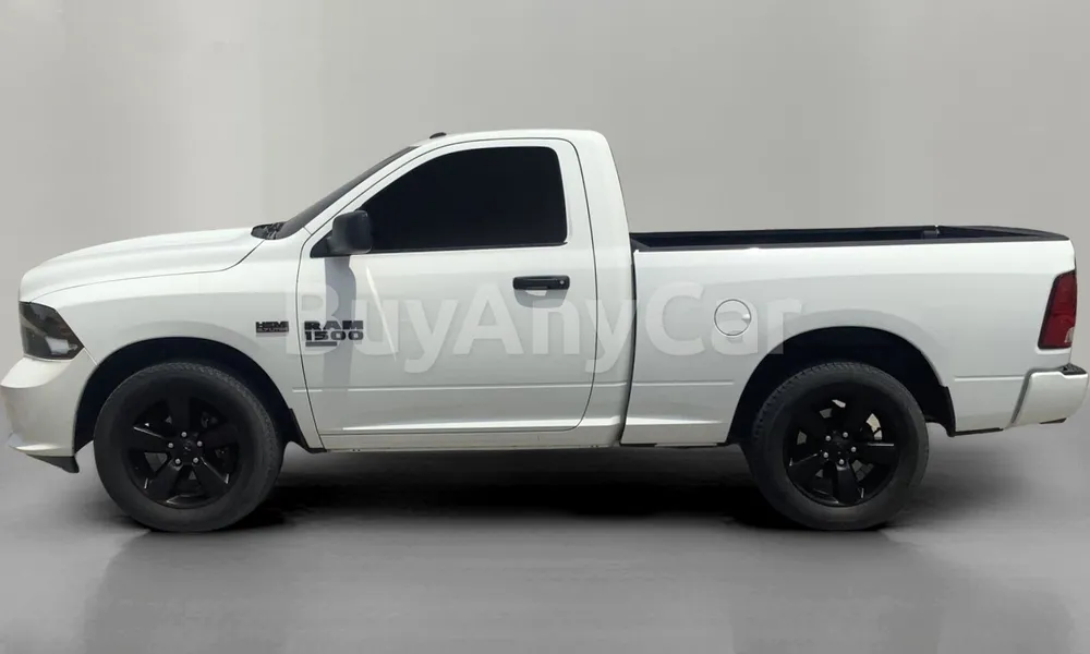 Vehicle photo 4