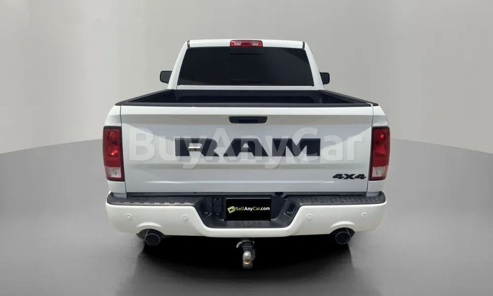 Vehicle photo 2