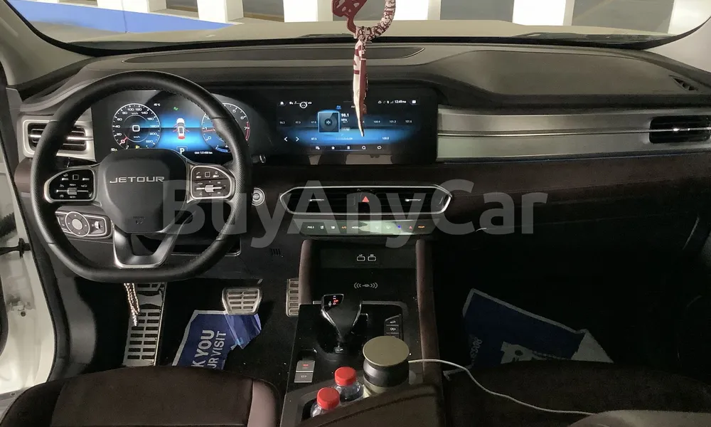 Vehicle photo 8