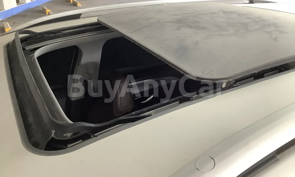 Vehicle photo 7