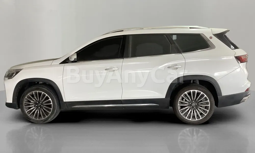 Vehicle photo 4