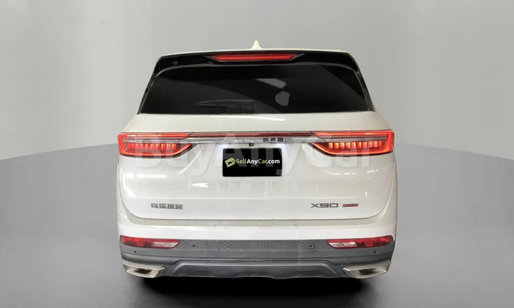 Vehicle photo 2