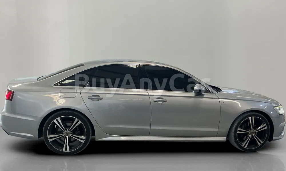 Vehicle photo 3
