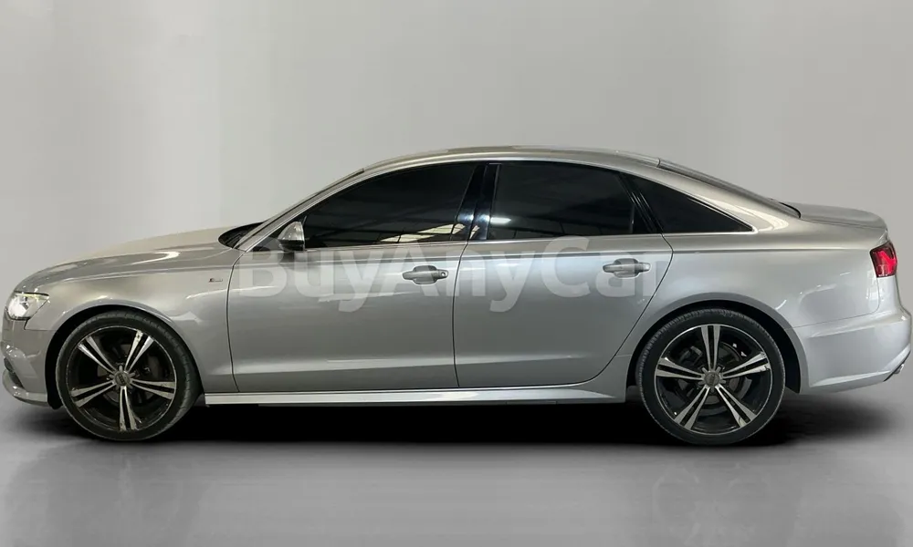 Vehicle photo 4