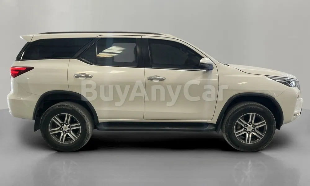 Vehicle photo 3