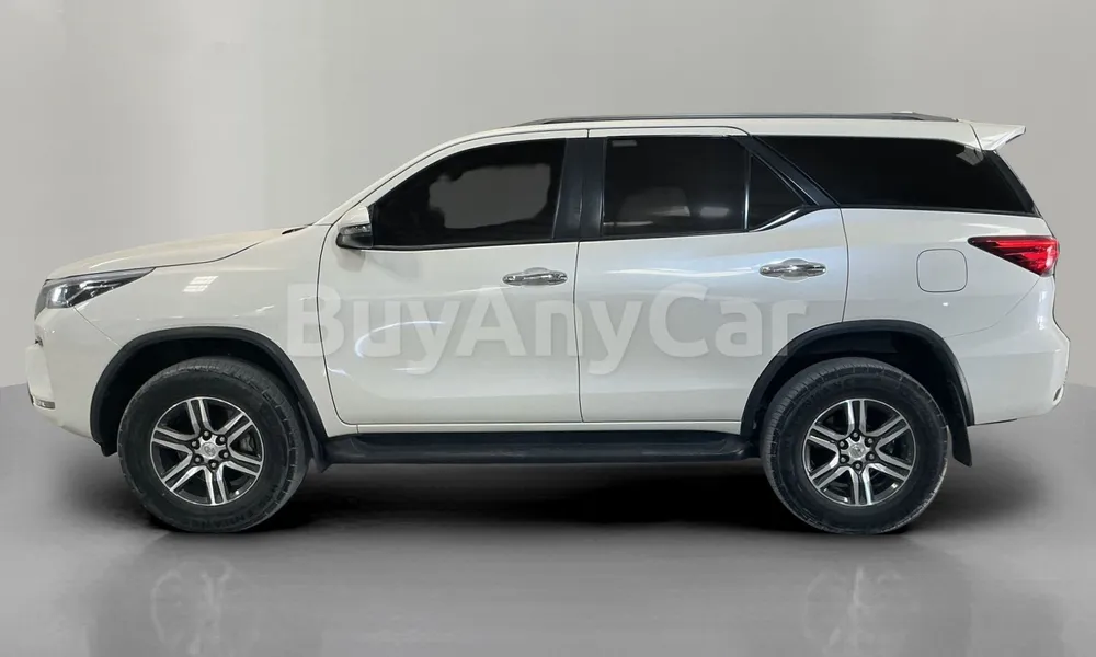 Vehicle photo 5
