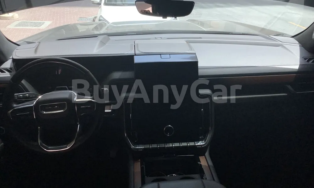 Vehicle photo 8
