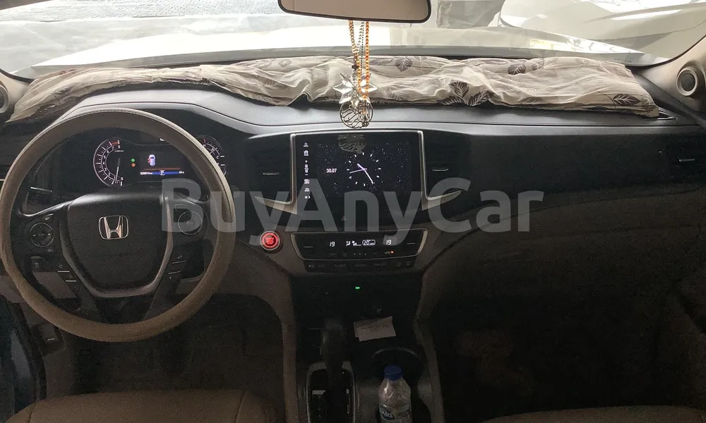 Vehicle photo 9