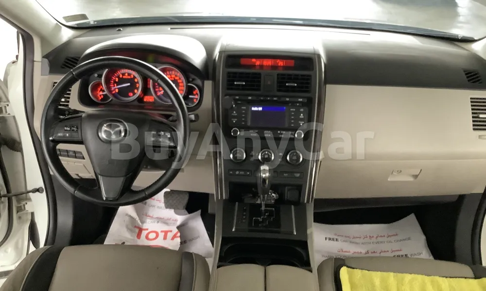Vehicle photo 7