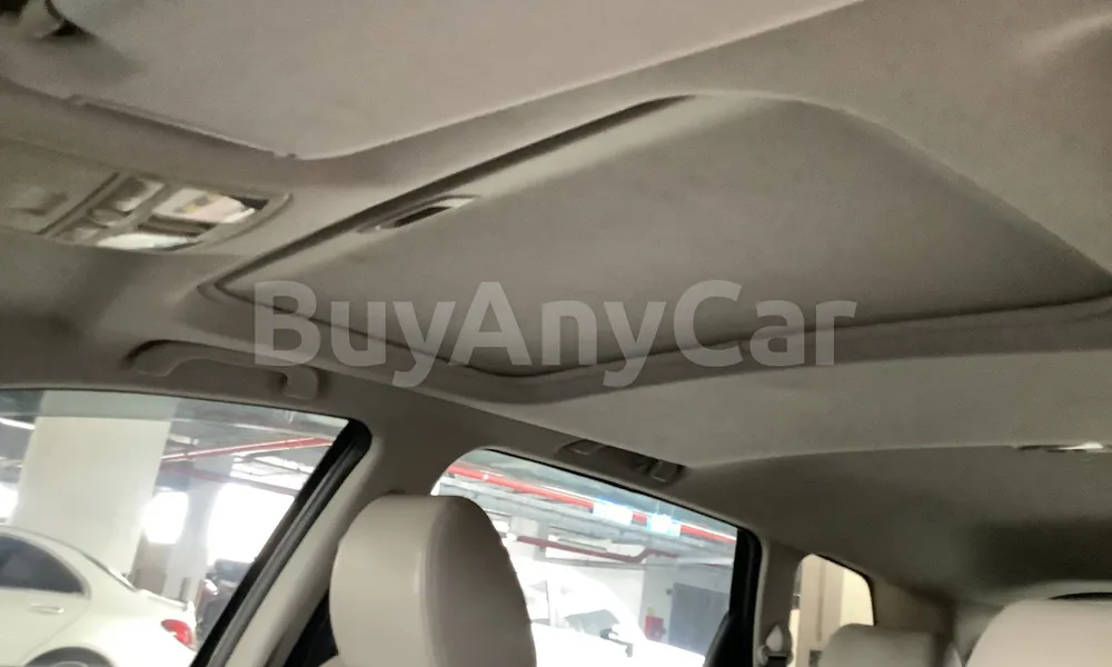 Vehicle photo 9