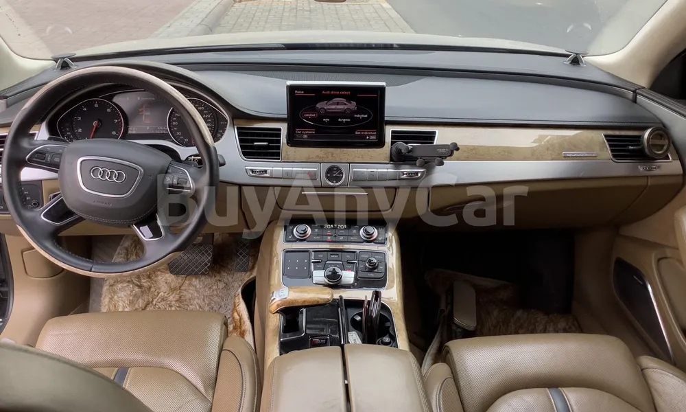 Vehicle photo 8