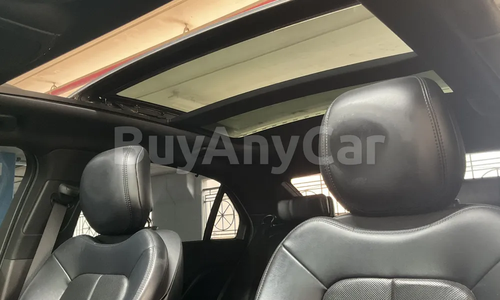 Vehicle photo 8