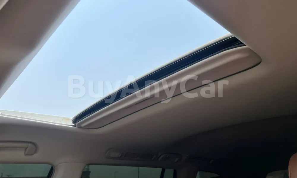 Vehicle photo 7