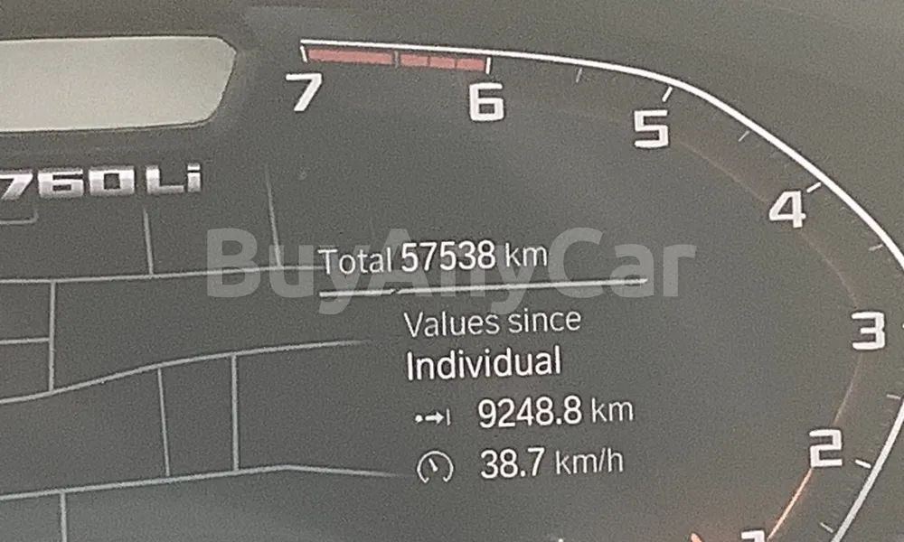 Vehicle photo 8
