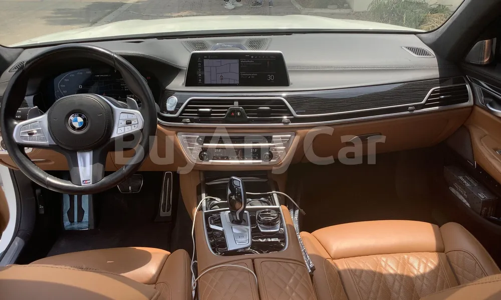 Vehicle photo 7