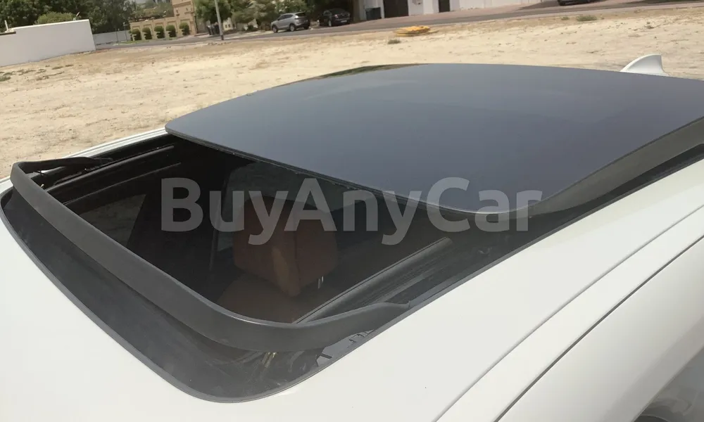 Vehicle photo 5