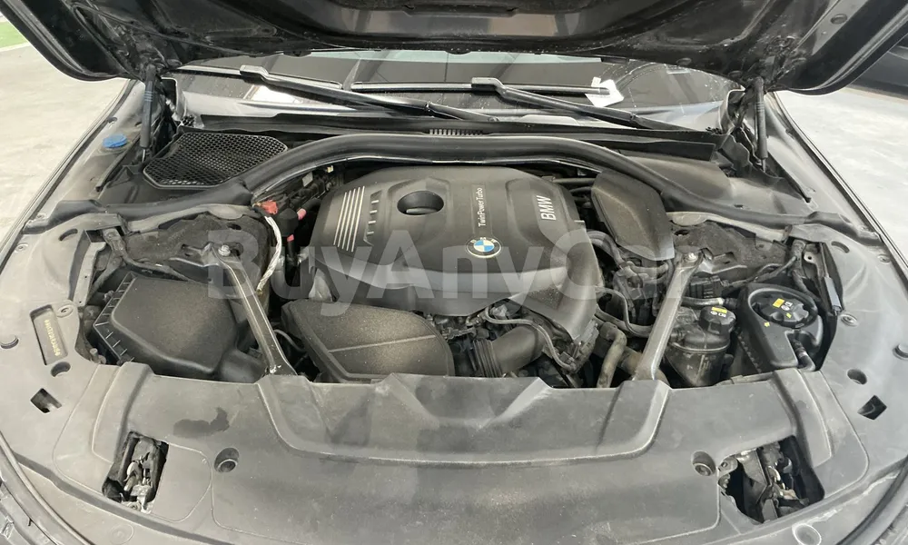 Vehicle photo 5