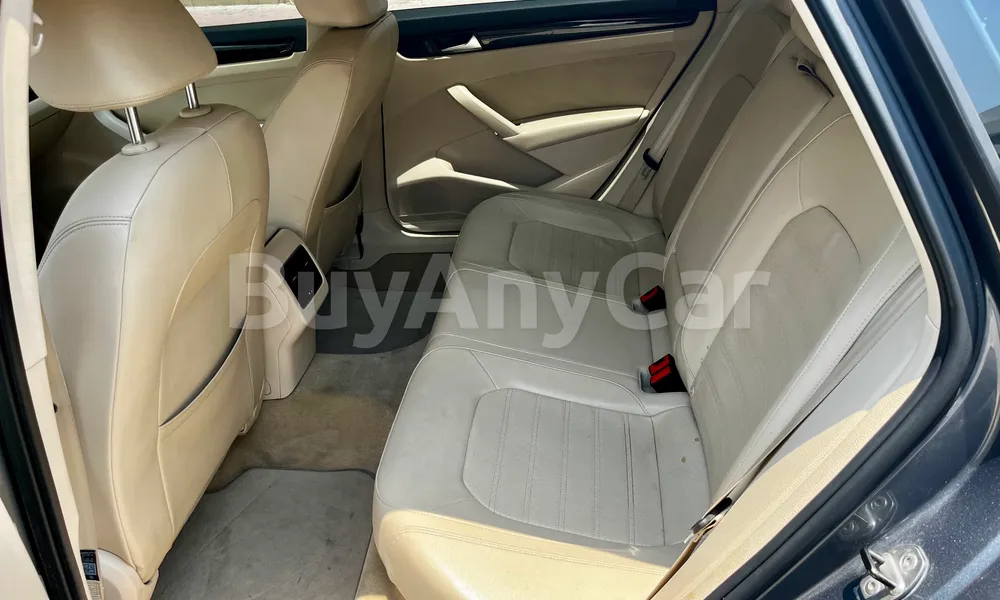 Vehicle photo 6