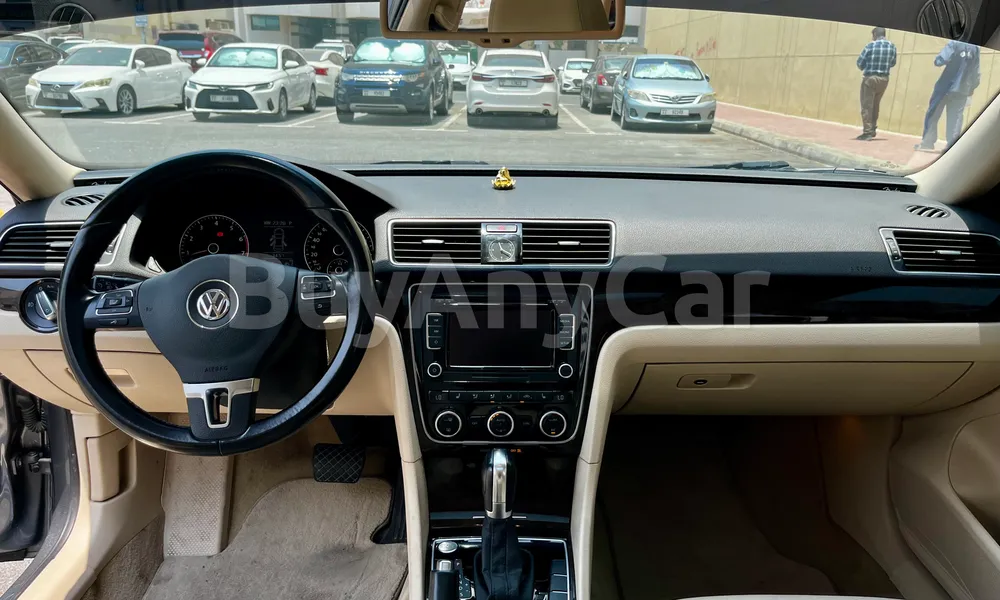 Vehicle photo 8