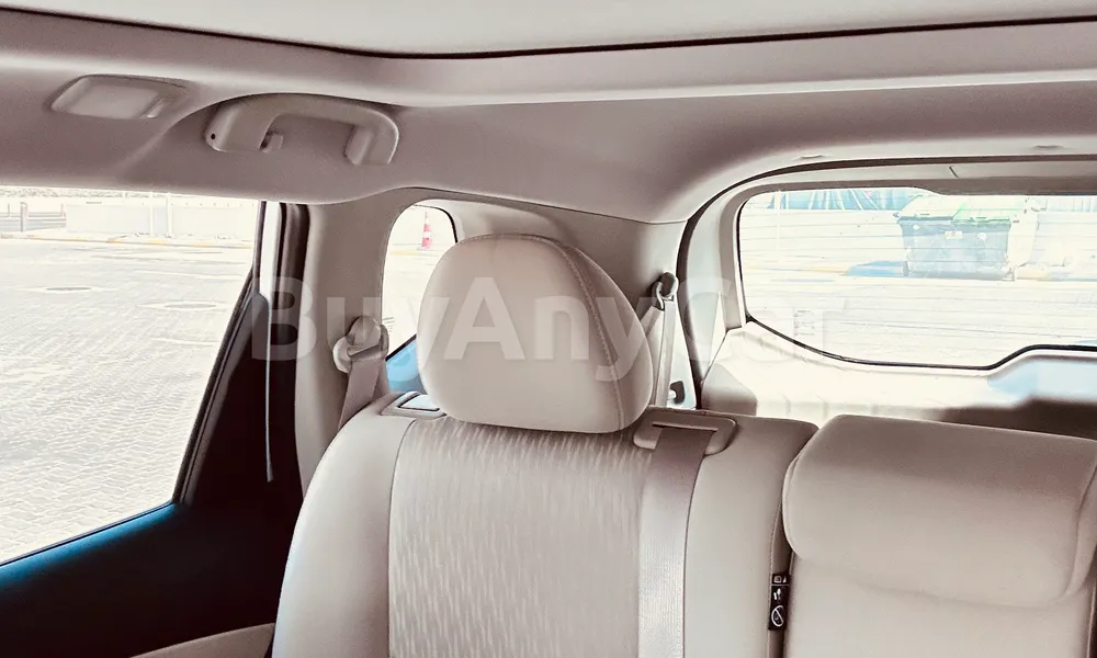 Vehicle photo 8