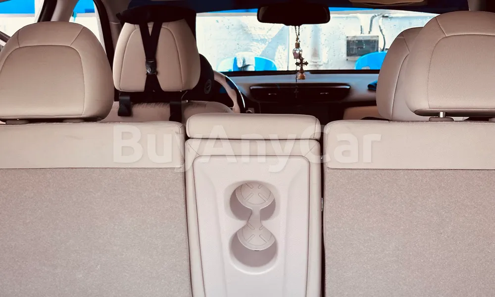 Vehicle photo 5
