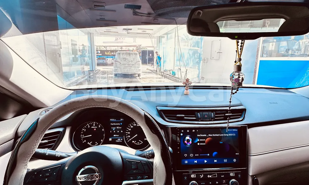 Vehicle photo 13