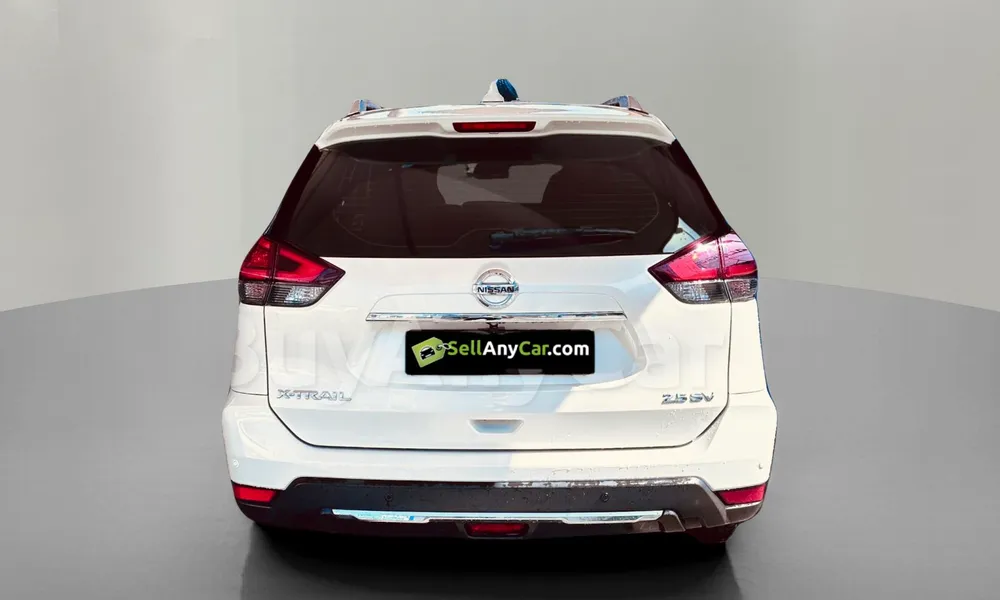 Vehicle photo 2