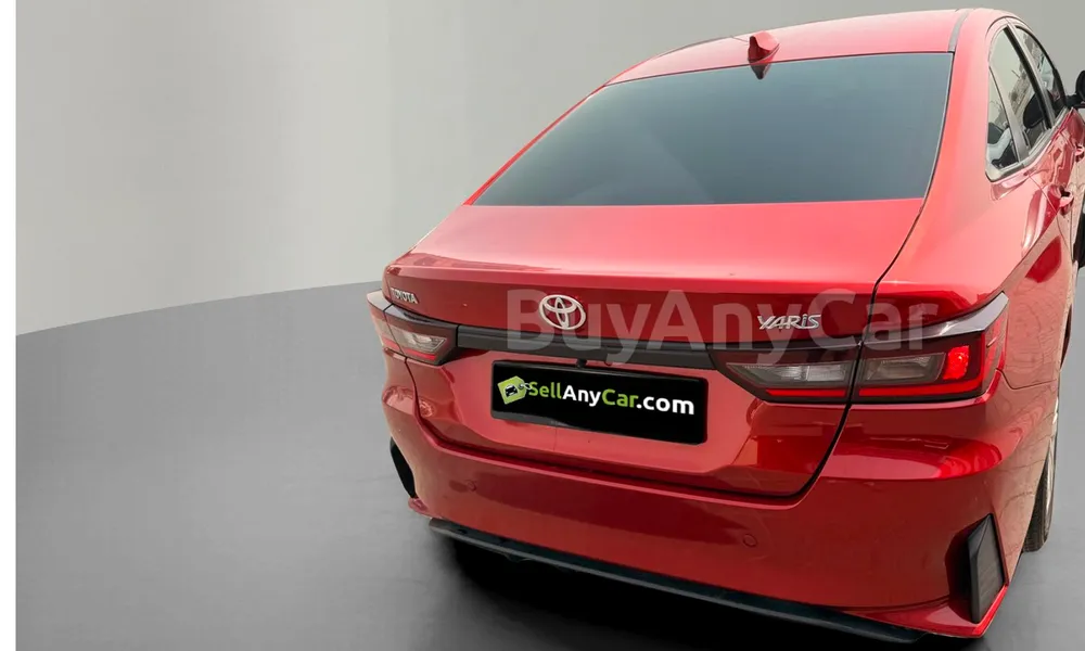 Vehicle photo 2