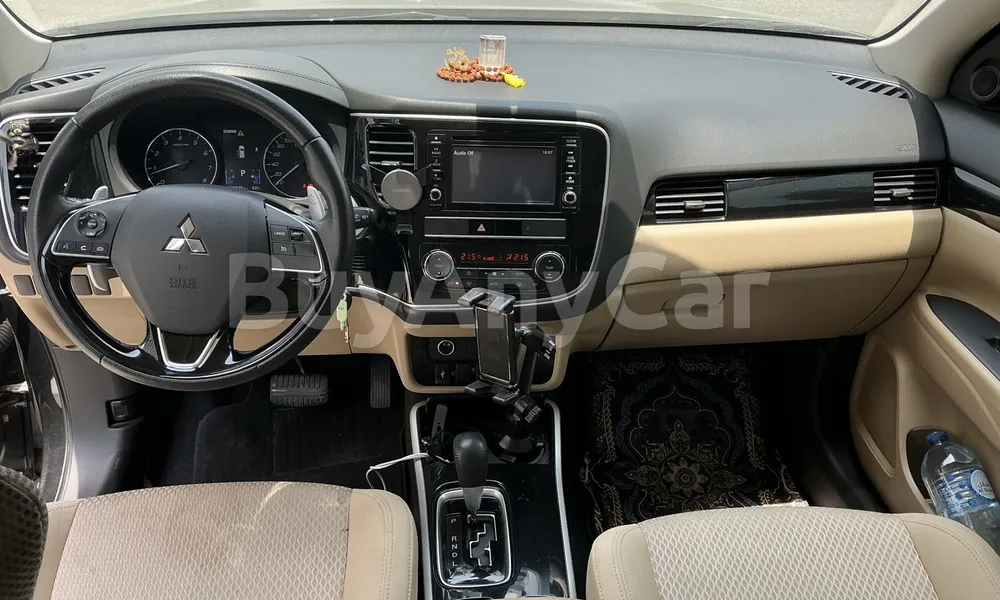 Vehicle photo 8