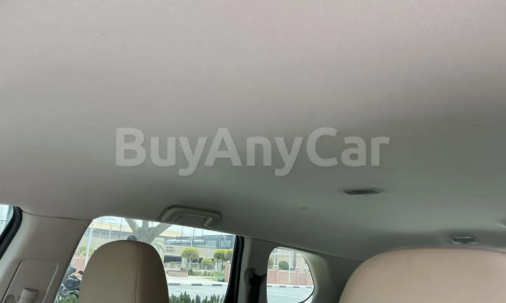 Vehicle photo 9