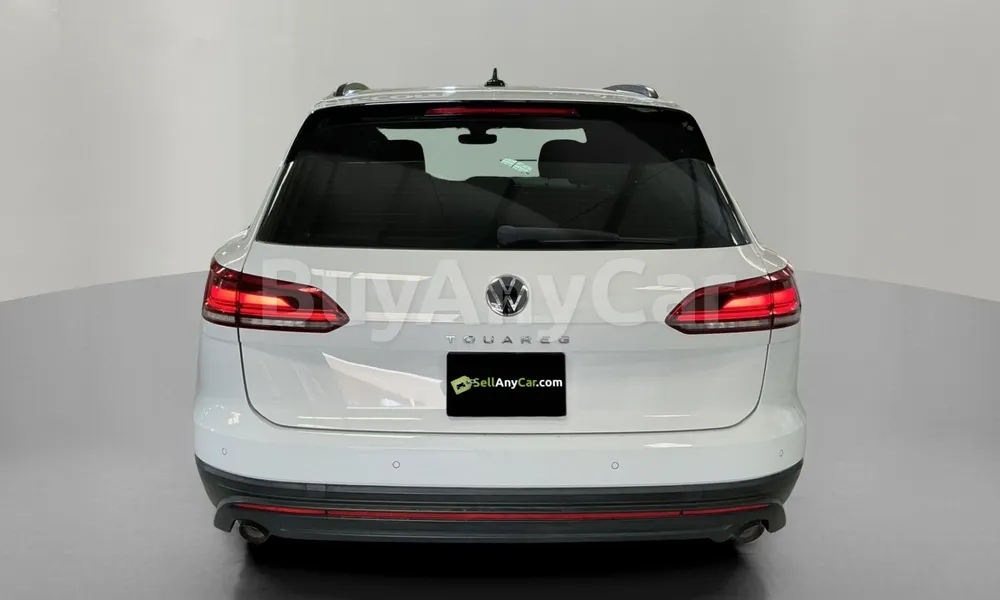Vehicle photo 2
