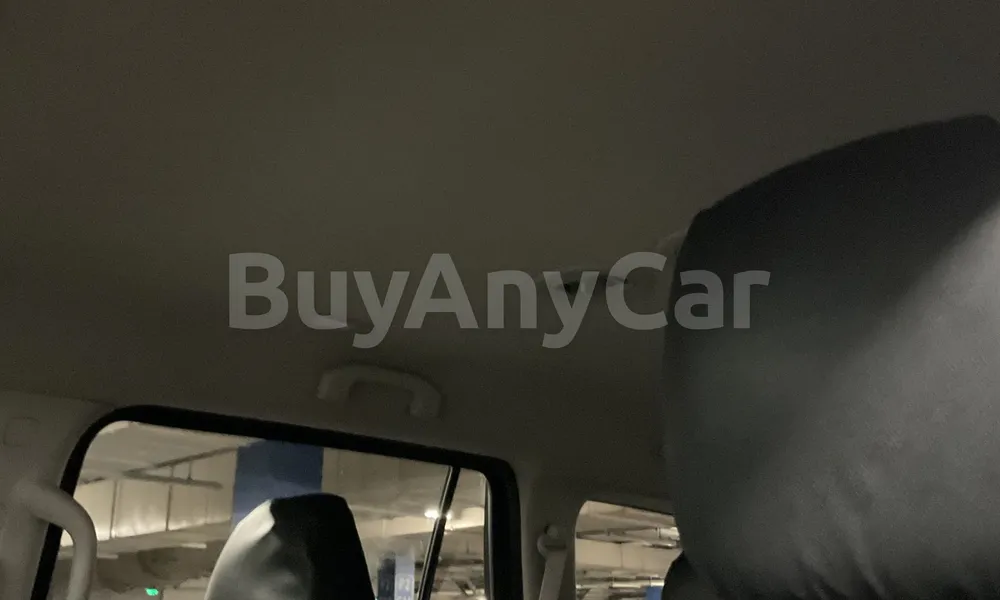Vehicle photo 9