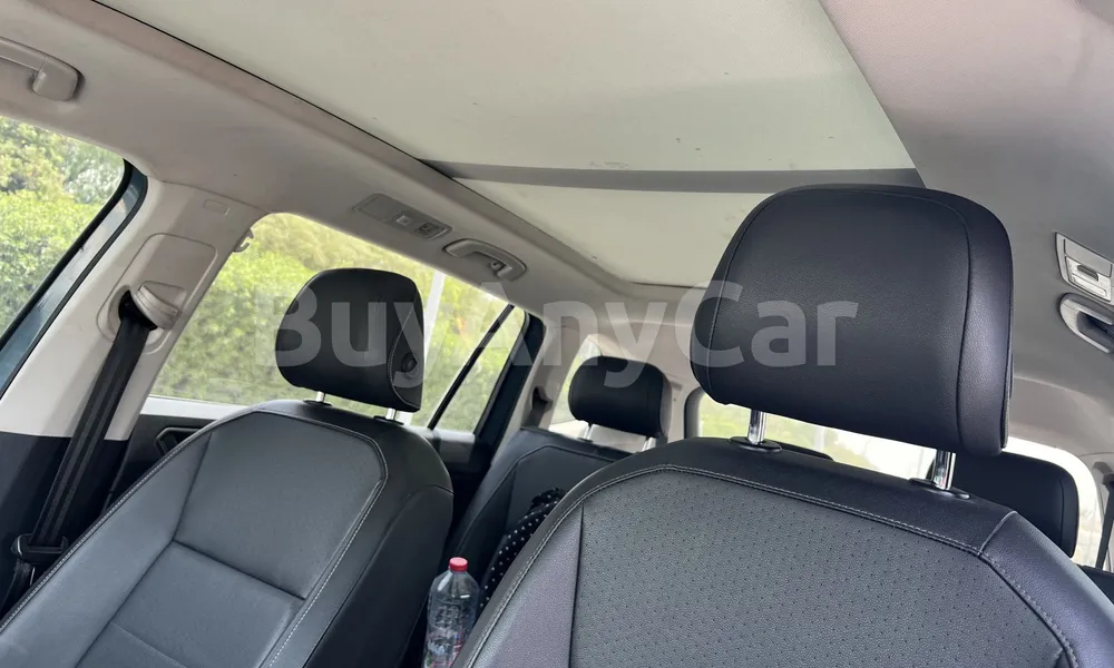 Vehicle photo 9