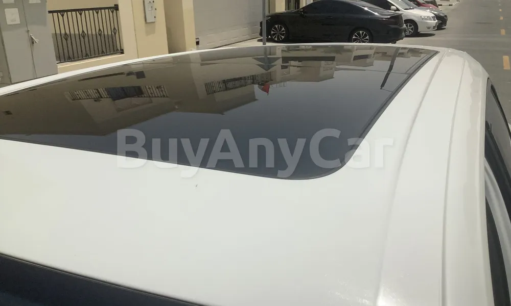 Vehicle photo 5