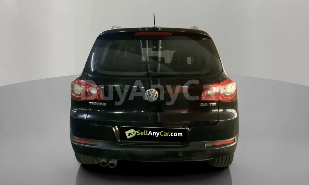 Vehicle photo 2